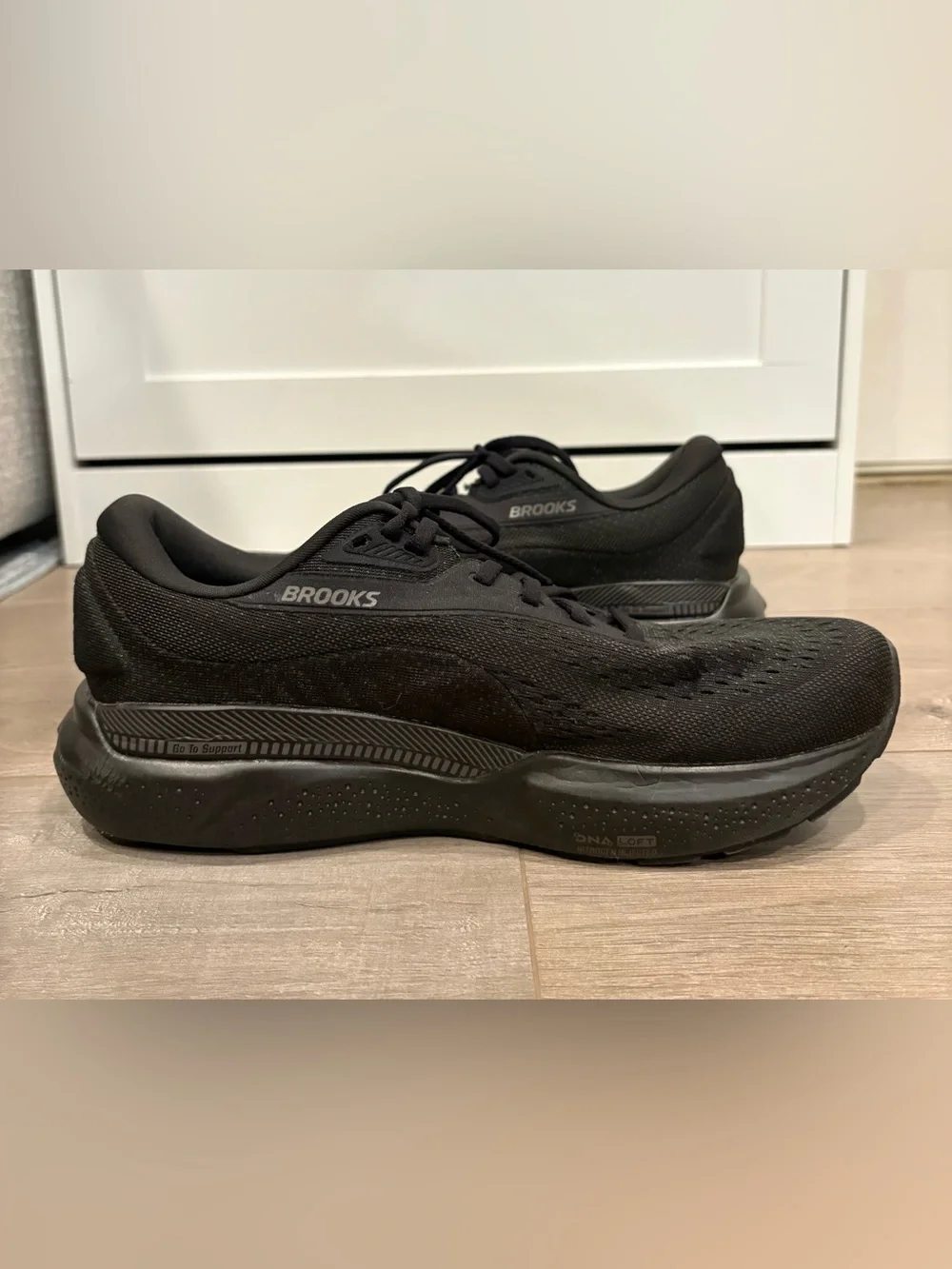 Brooks Adrenaline GTS 24 Womens Size 10 2E Black Athletic Running Shoes Sneakers